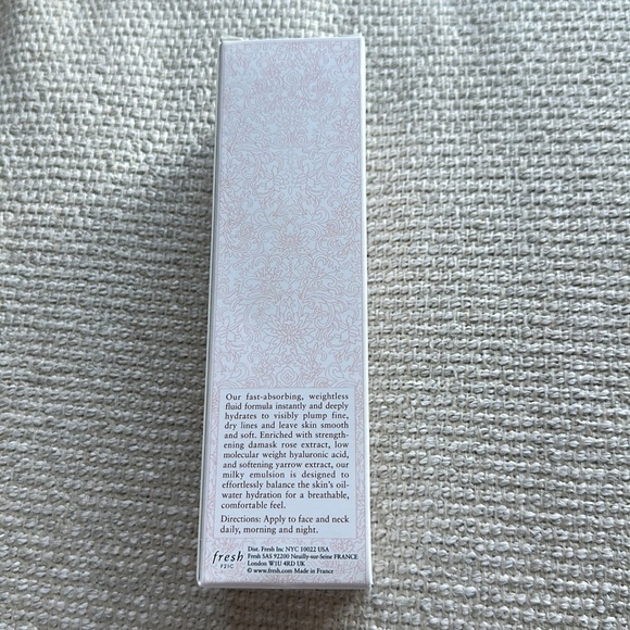 Fresh Rose Deep Hydration Balancing Emulsion - Picture 3 of 6